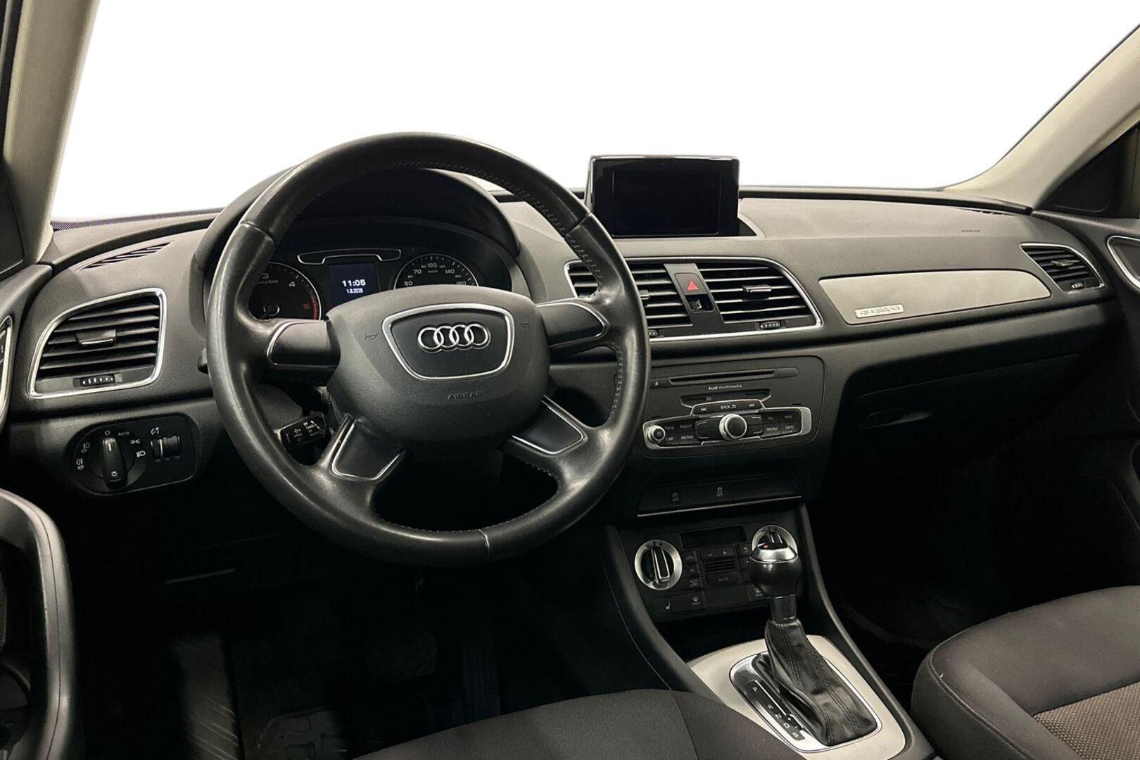 AUDI Q3 10