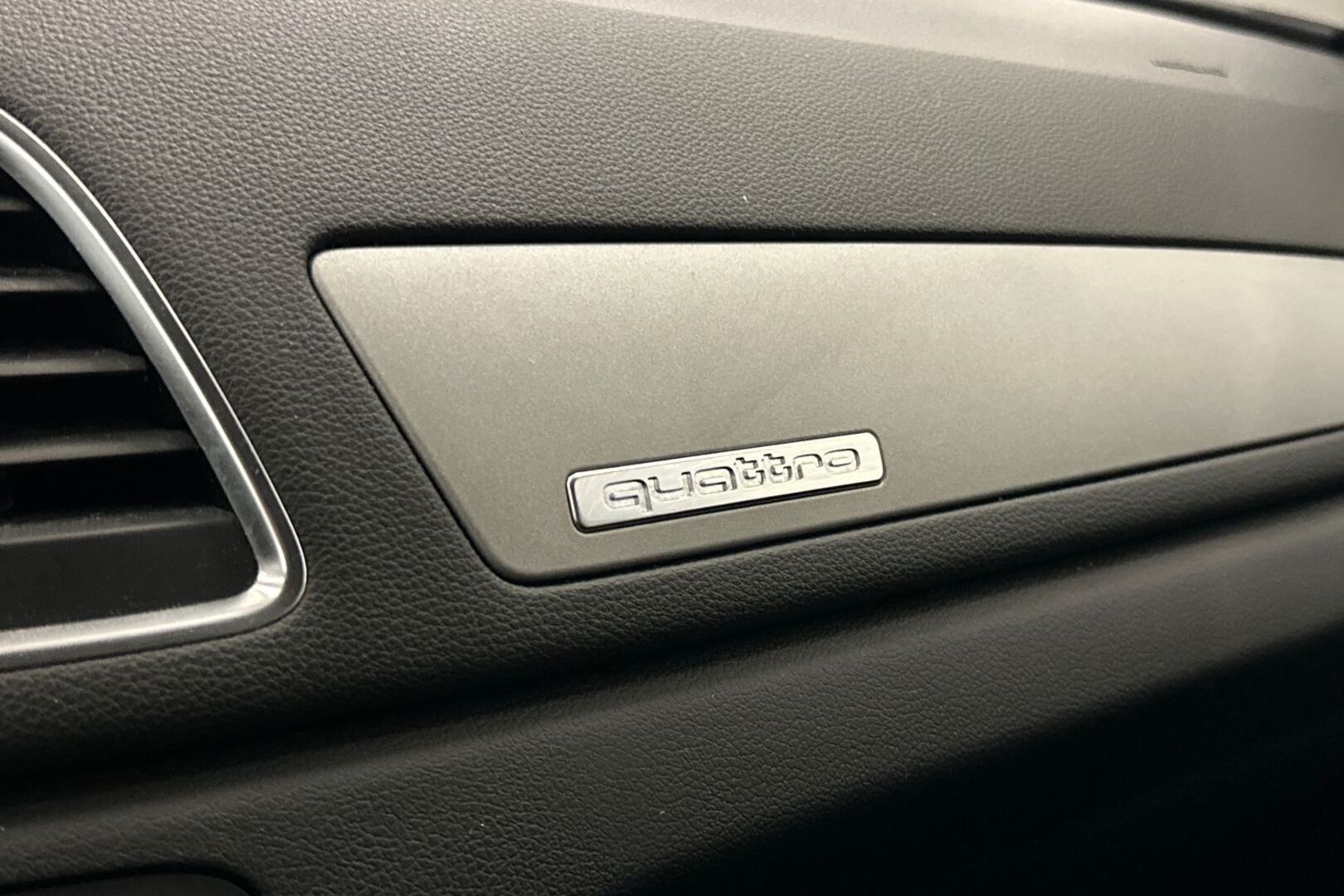 AUDI Q3 16