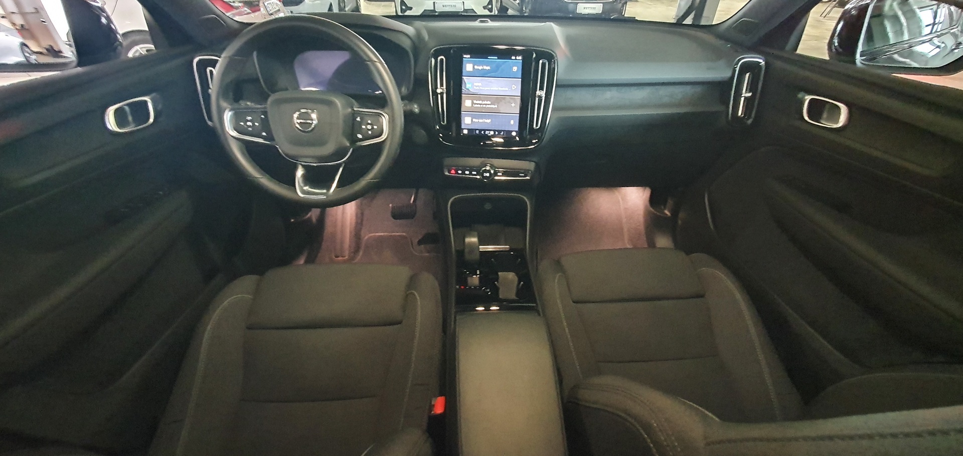 VOLVO XC40 2023