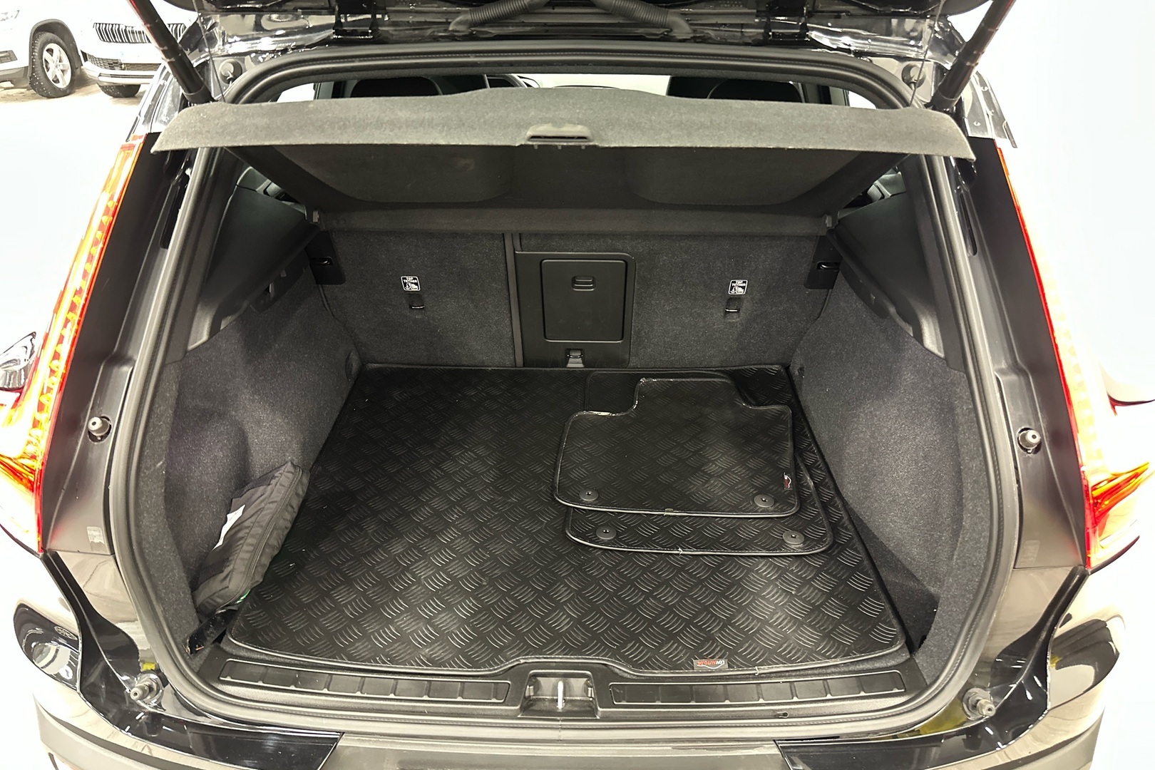 VOLVO XC40 2023