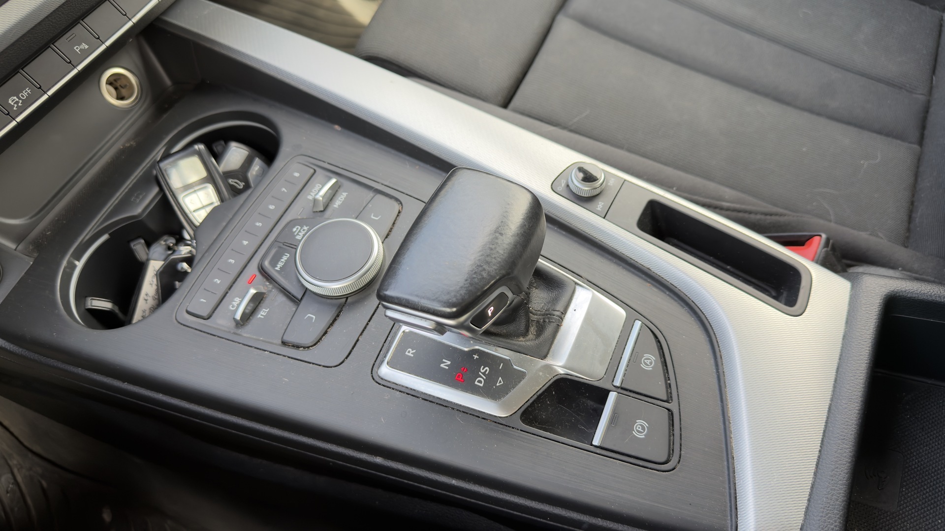 AUDI A4 2016