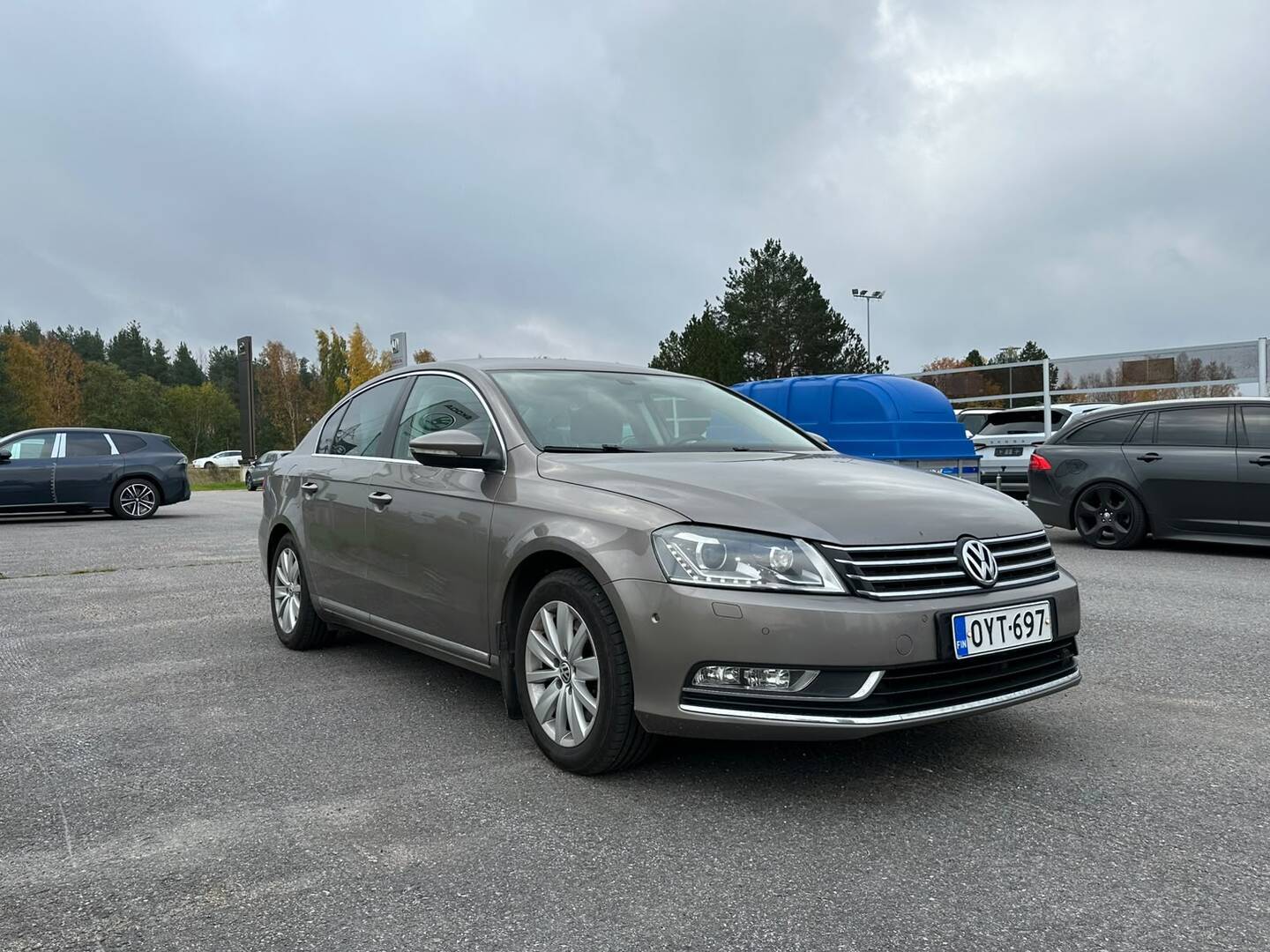 VOLKSWAGEN Passat 2011