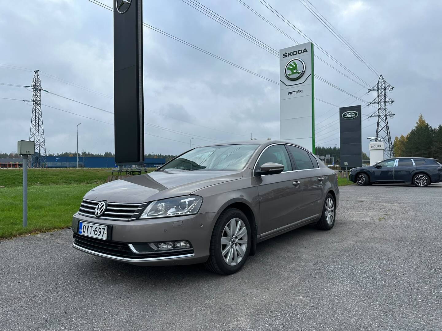 VOLKSWAGEN Passat 2011