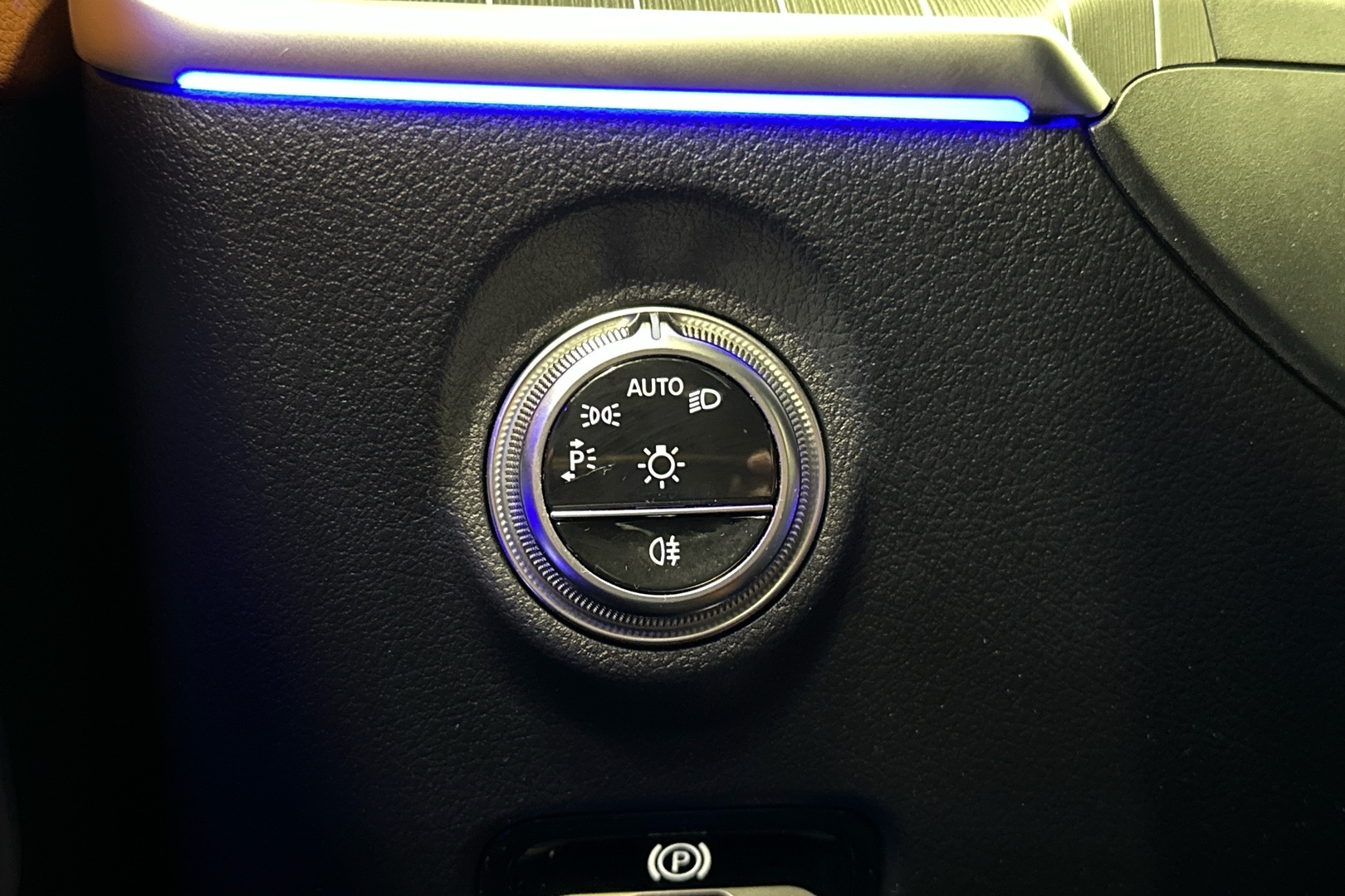 MERCEDES-BENZ C 2023