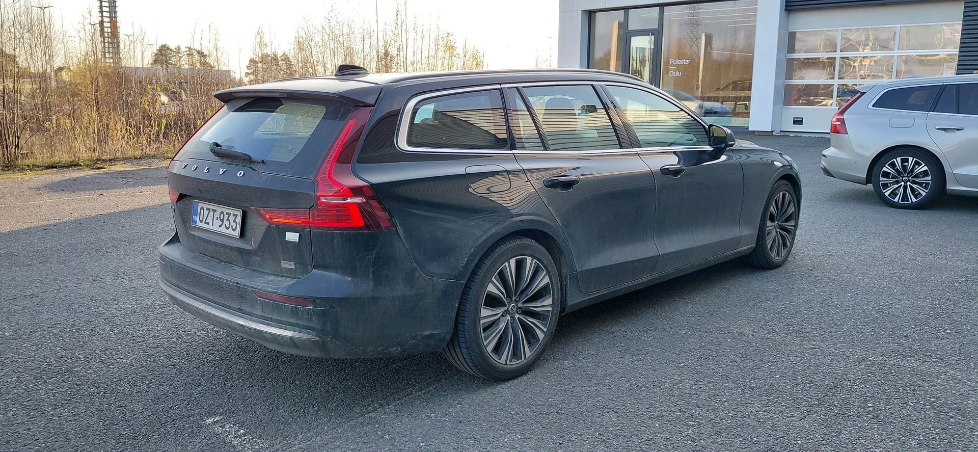 VOLVO V60 2023