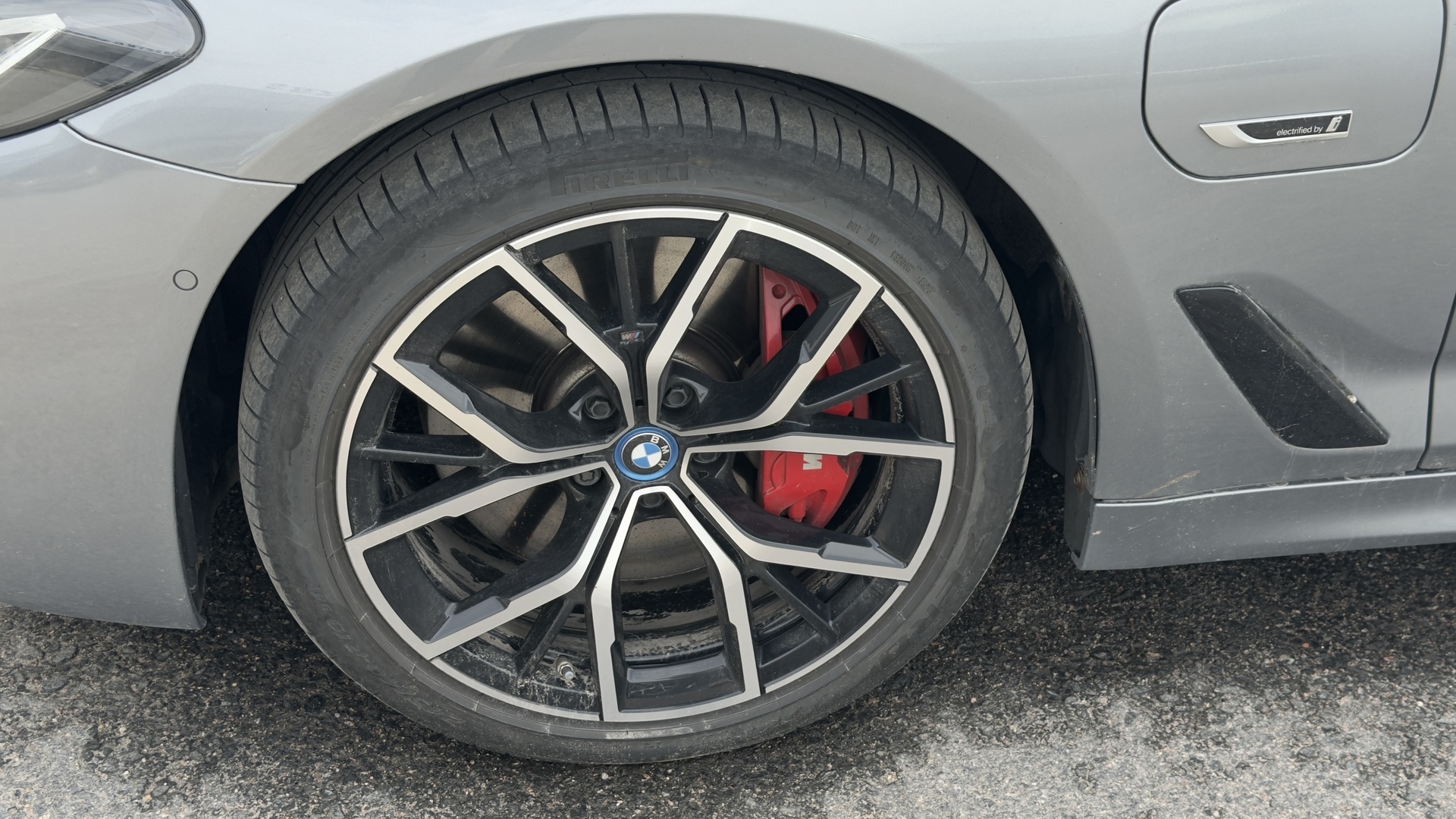 BMW 545 2023