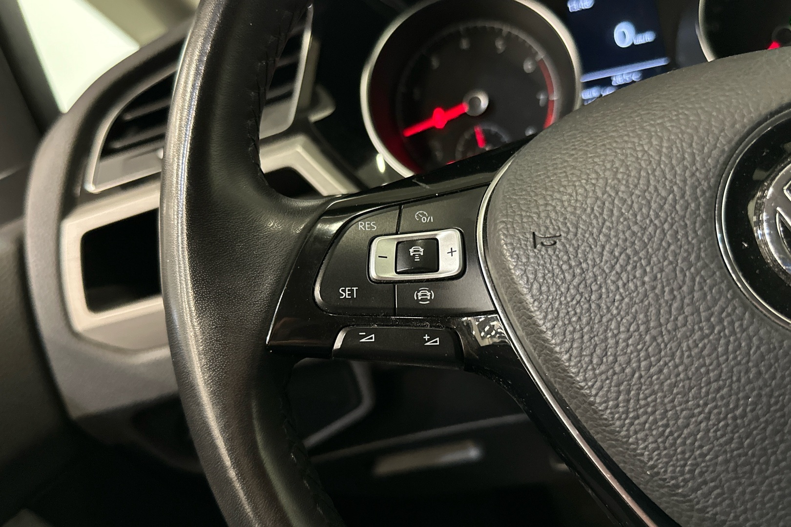 VOLKSWAGEN TOURAN 2018