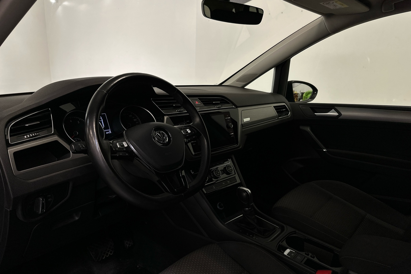 VOLKSWAGEN TOURAN 2018