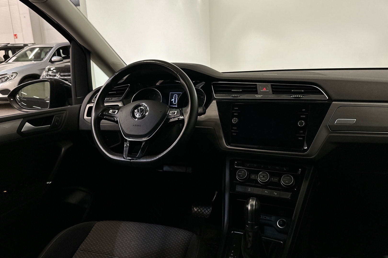 VOLKSWAGEN TOURAN 2018