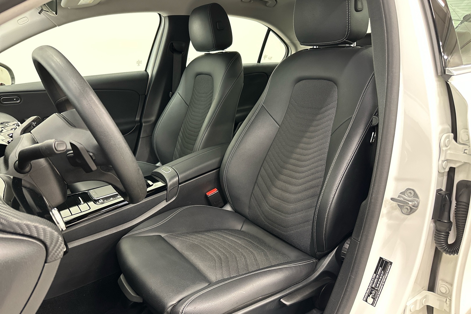 MERCEDES-BENZ A 2021