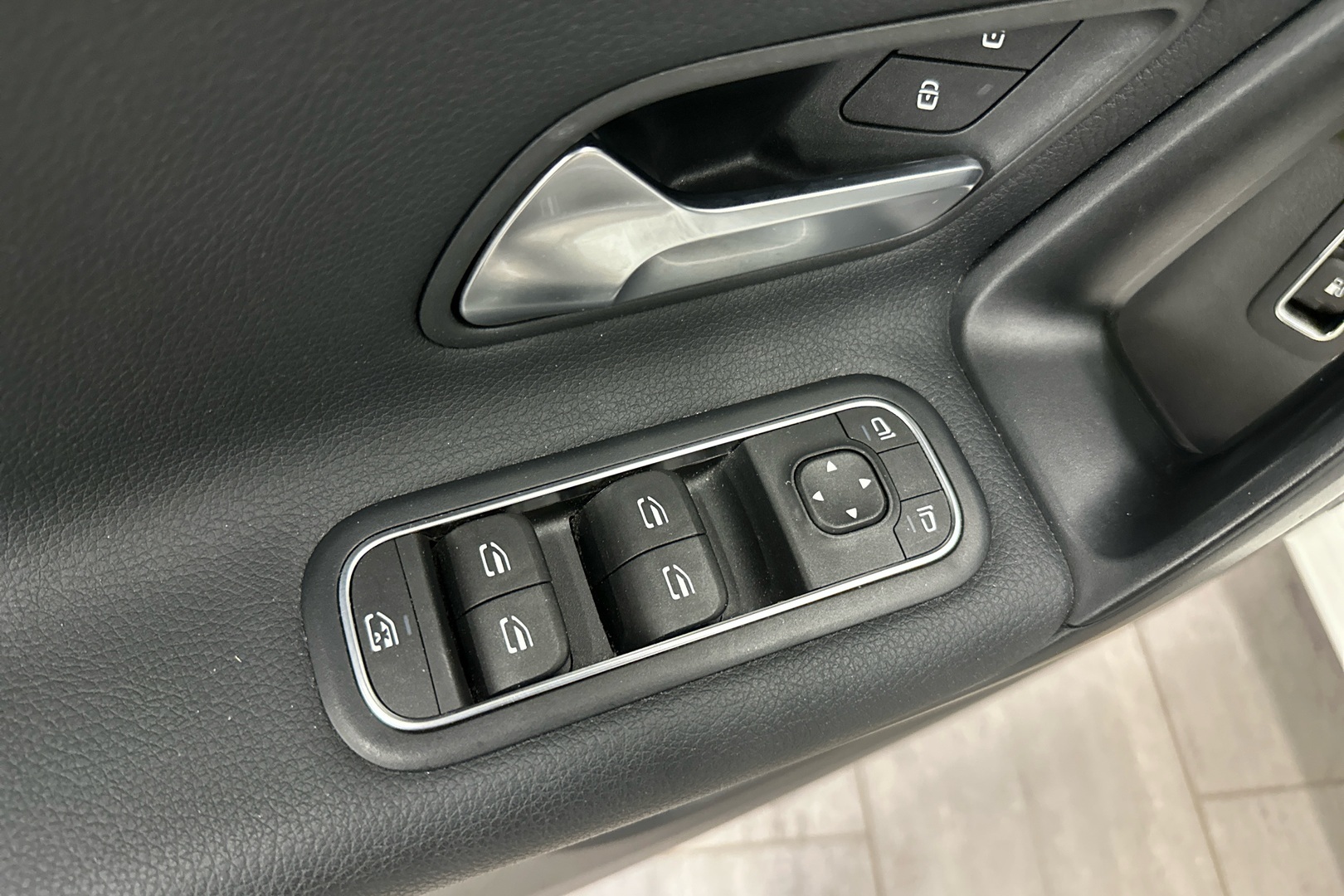 MERCEDES-BENZ A 2021