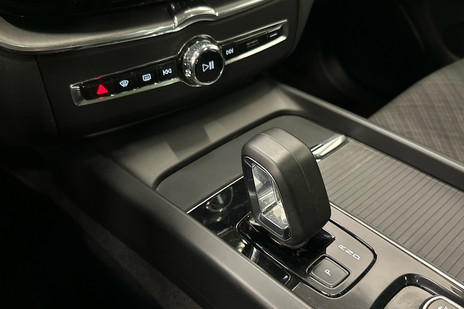 VOLVO XC60 2023