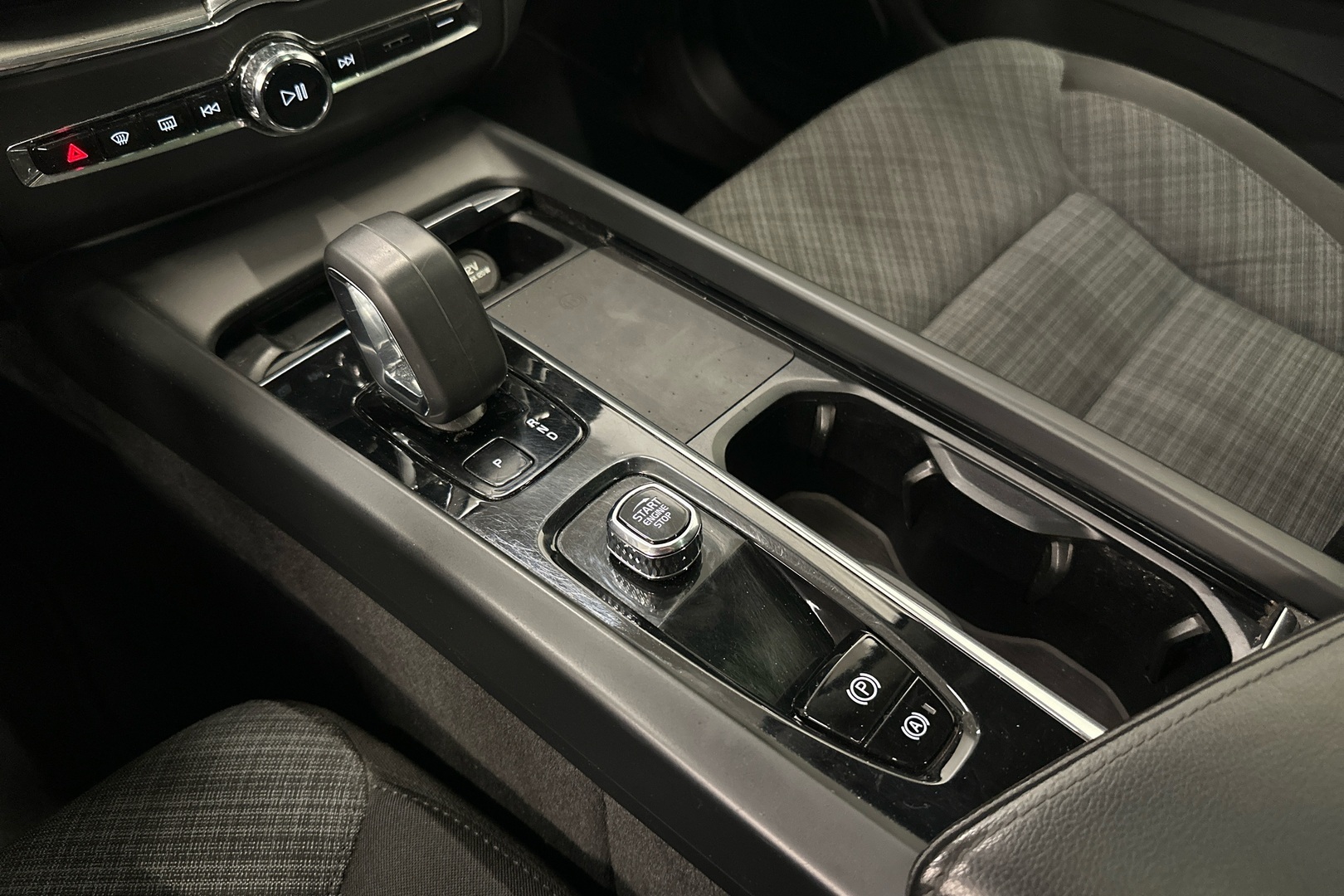 VOLVO XC60 2023