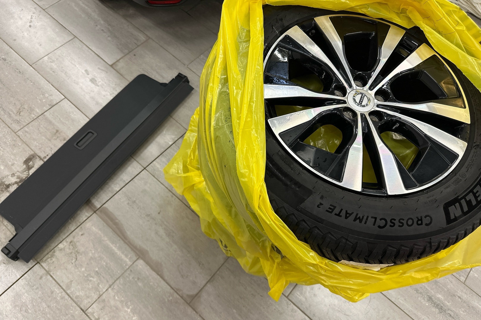VOLVO XC60 2023