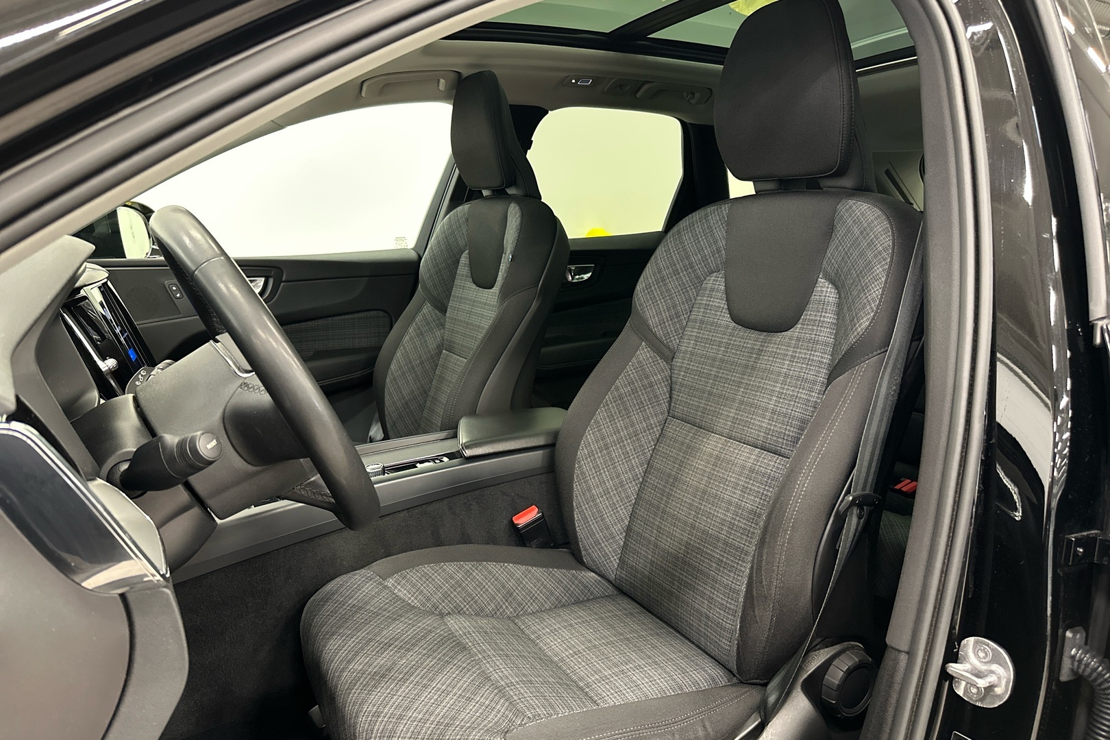 VOLVO XC60 2023