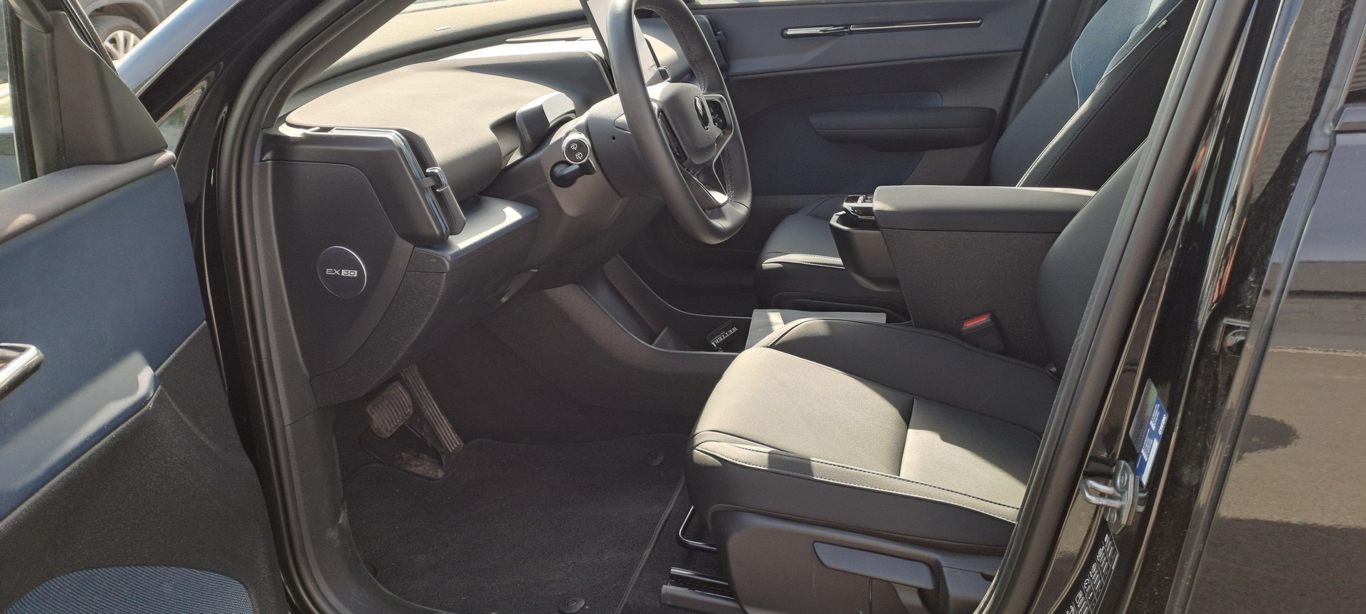 VOLVO EX30 2024