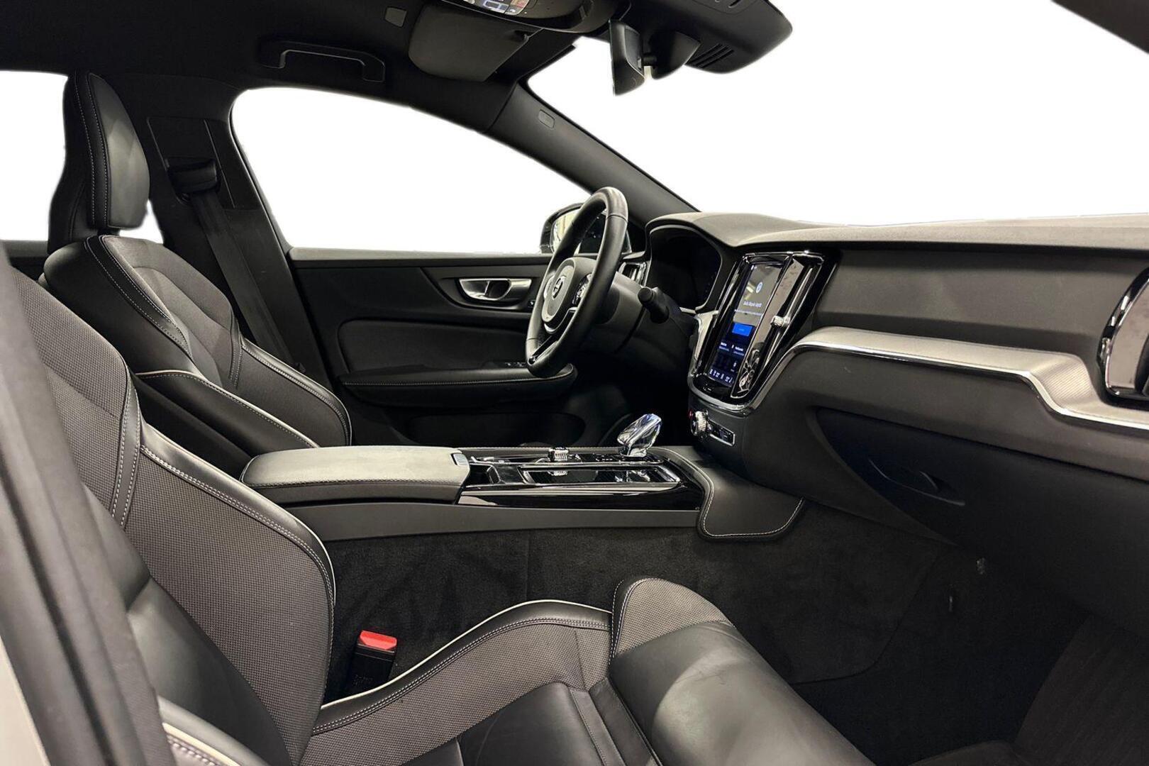 VOLVO S60 2024