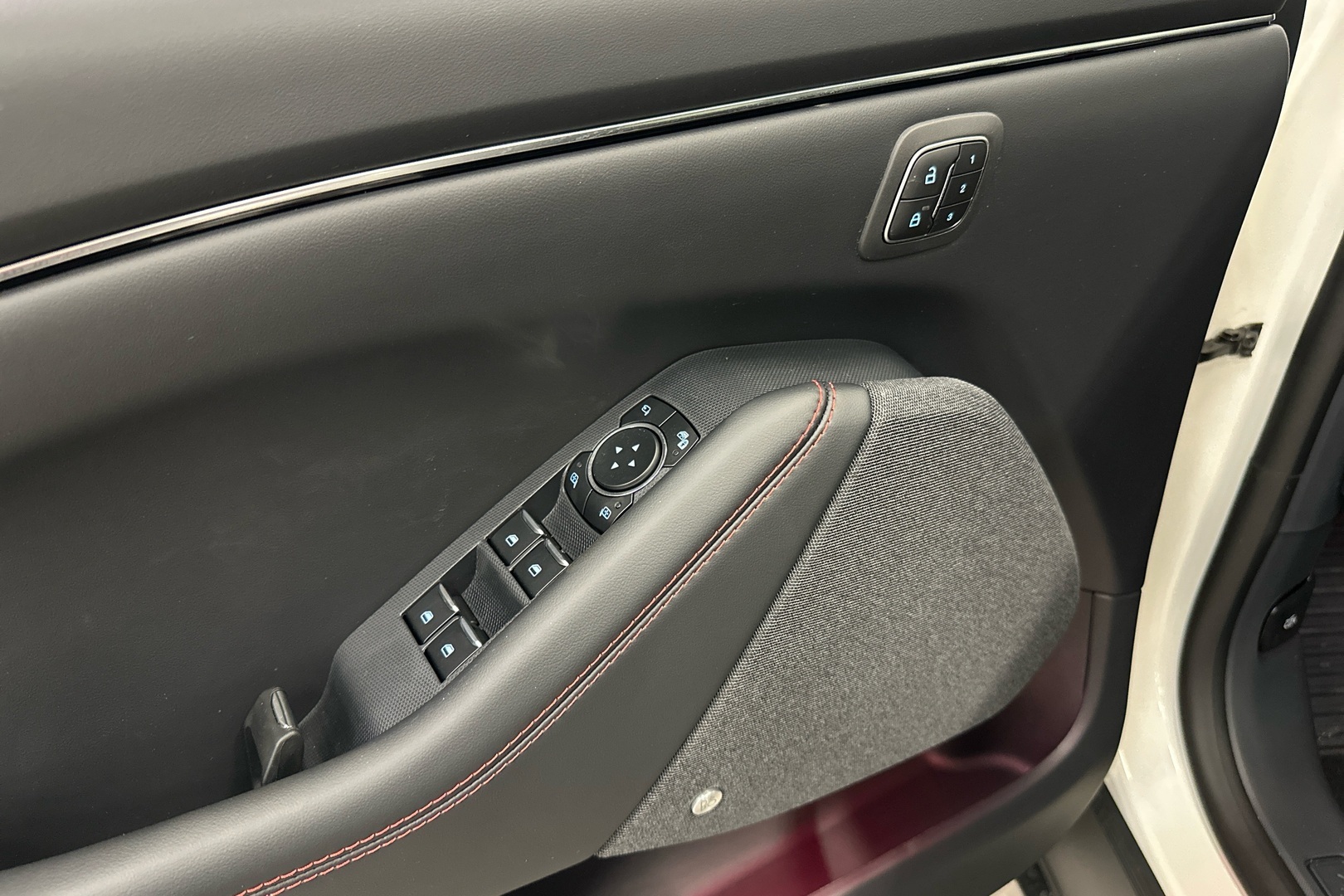 FORD Mustang Mach-E 2026