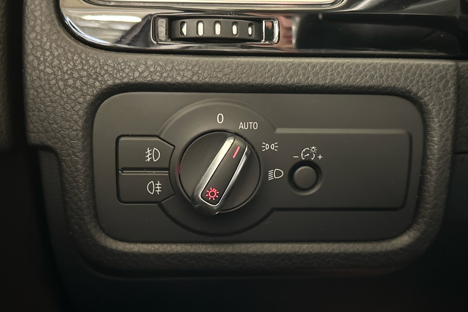 VOLKSWAGEN Touareg 2014