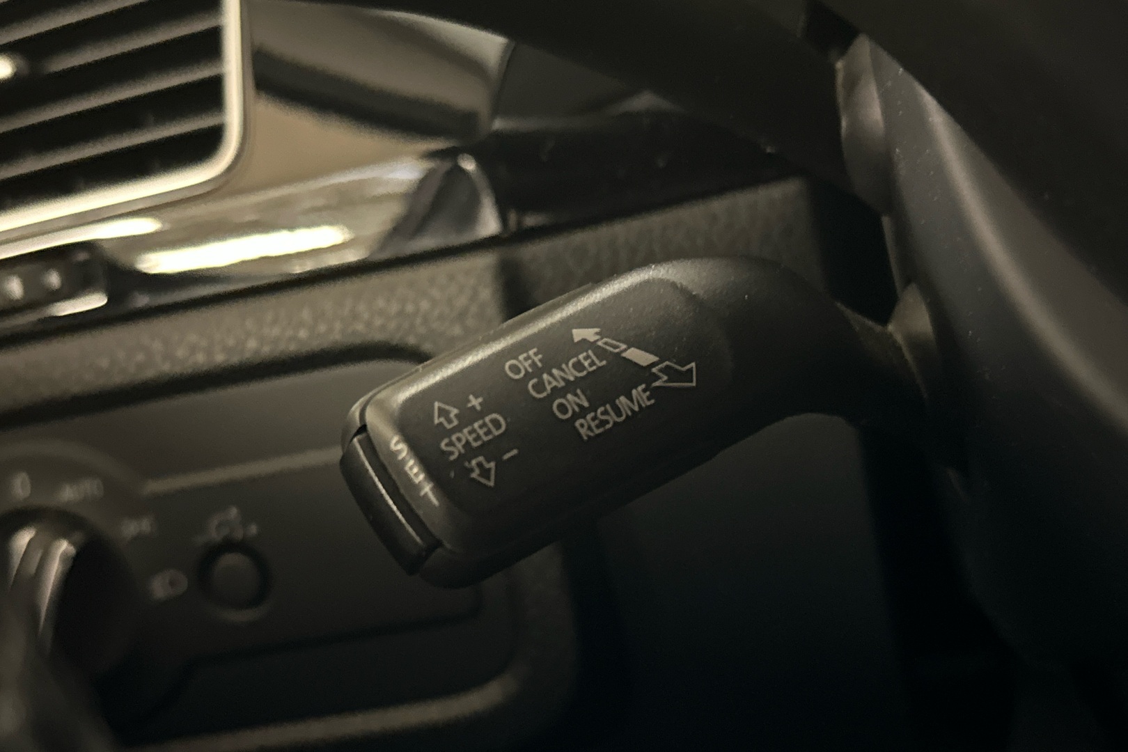 VOLKSWAGEN Touareg 2014