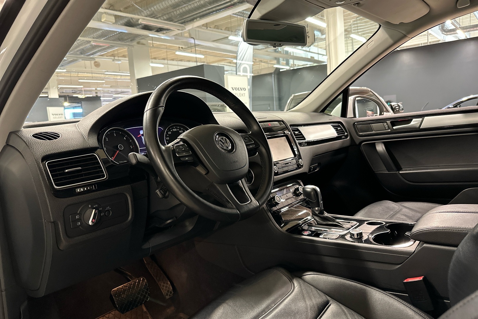 VOLKSWAGEN Touareg 2014