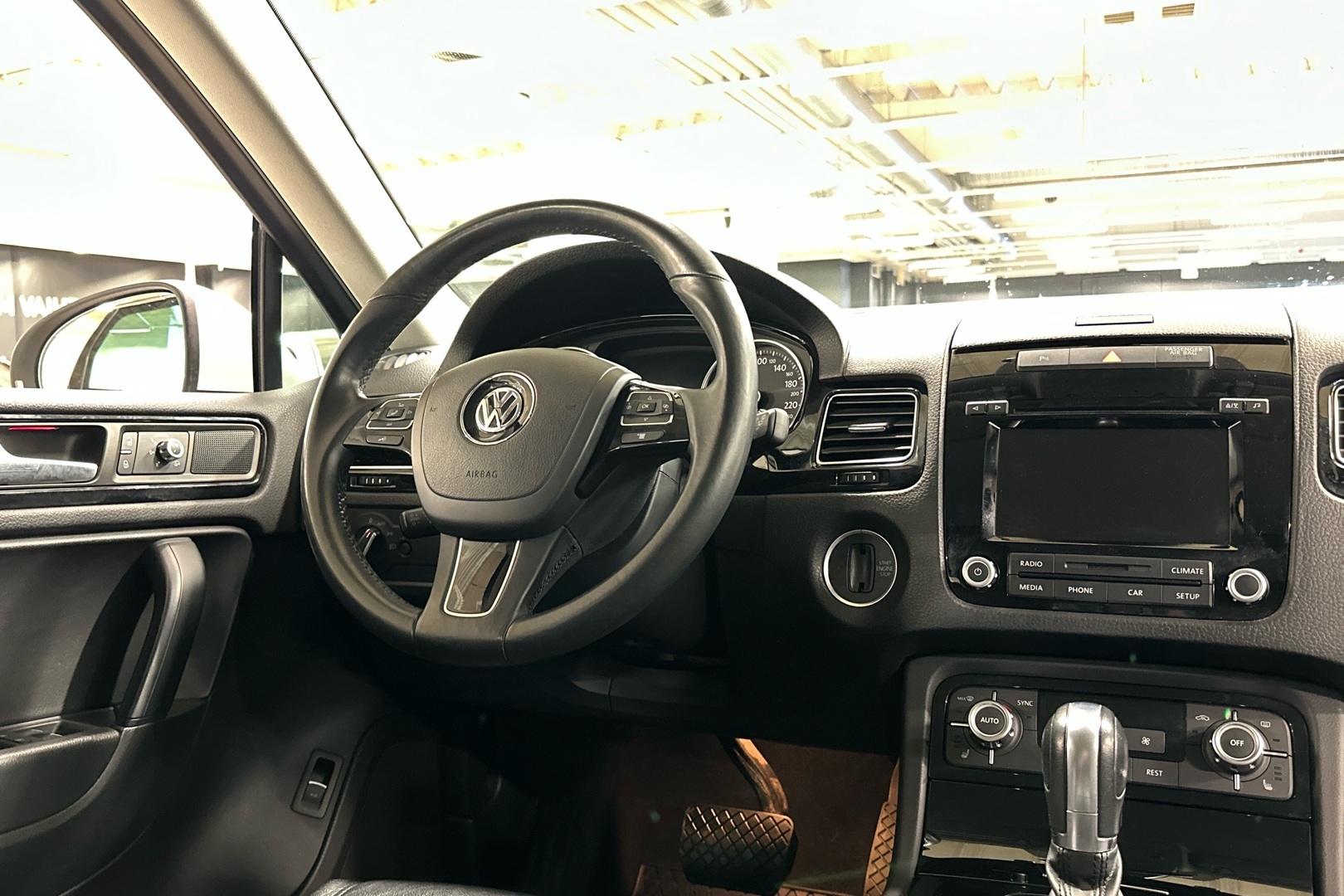 VOLKSWAGEN Touareg 2014