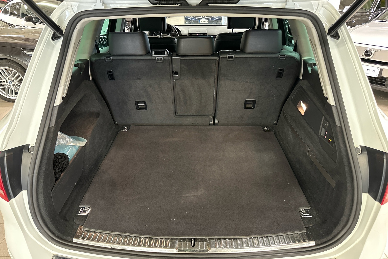 VOLKSWAGEN Touareg 2014