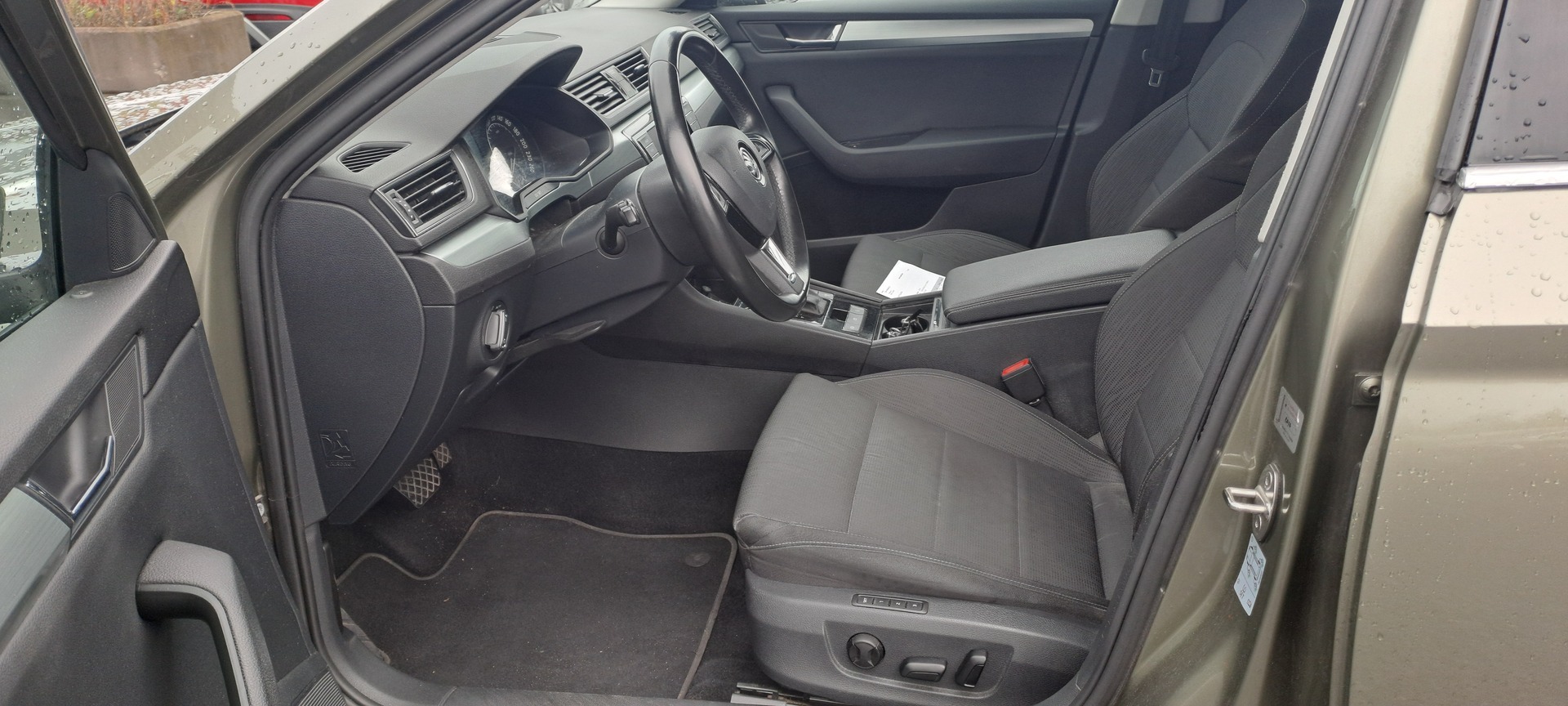 SKODA Superb 2016