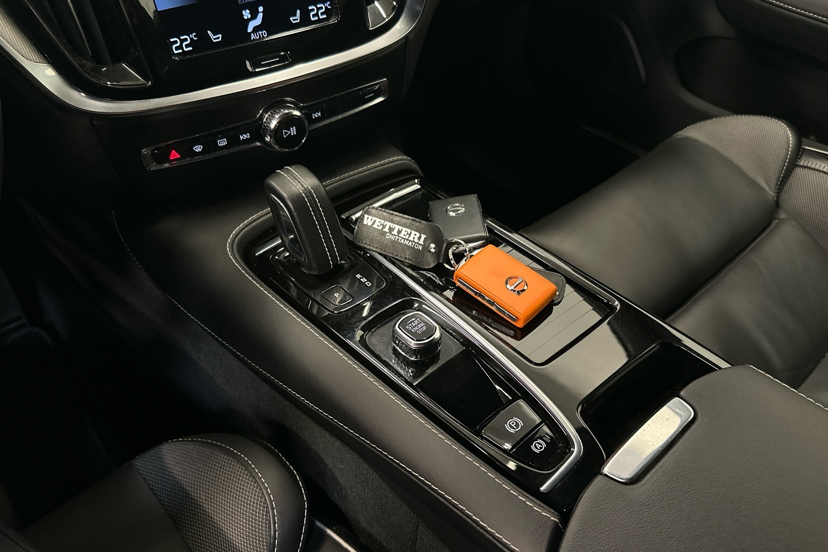 VOLVO V60 2022