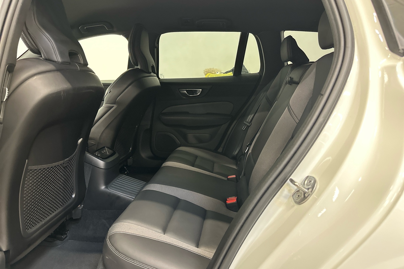 VOLVO V60 2022