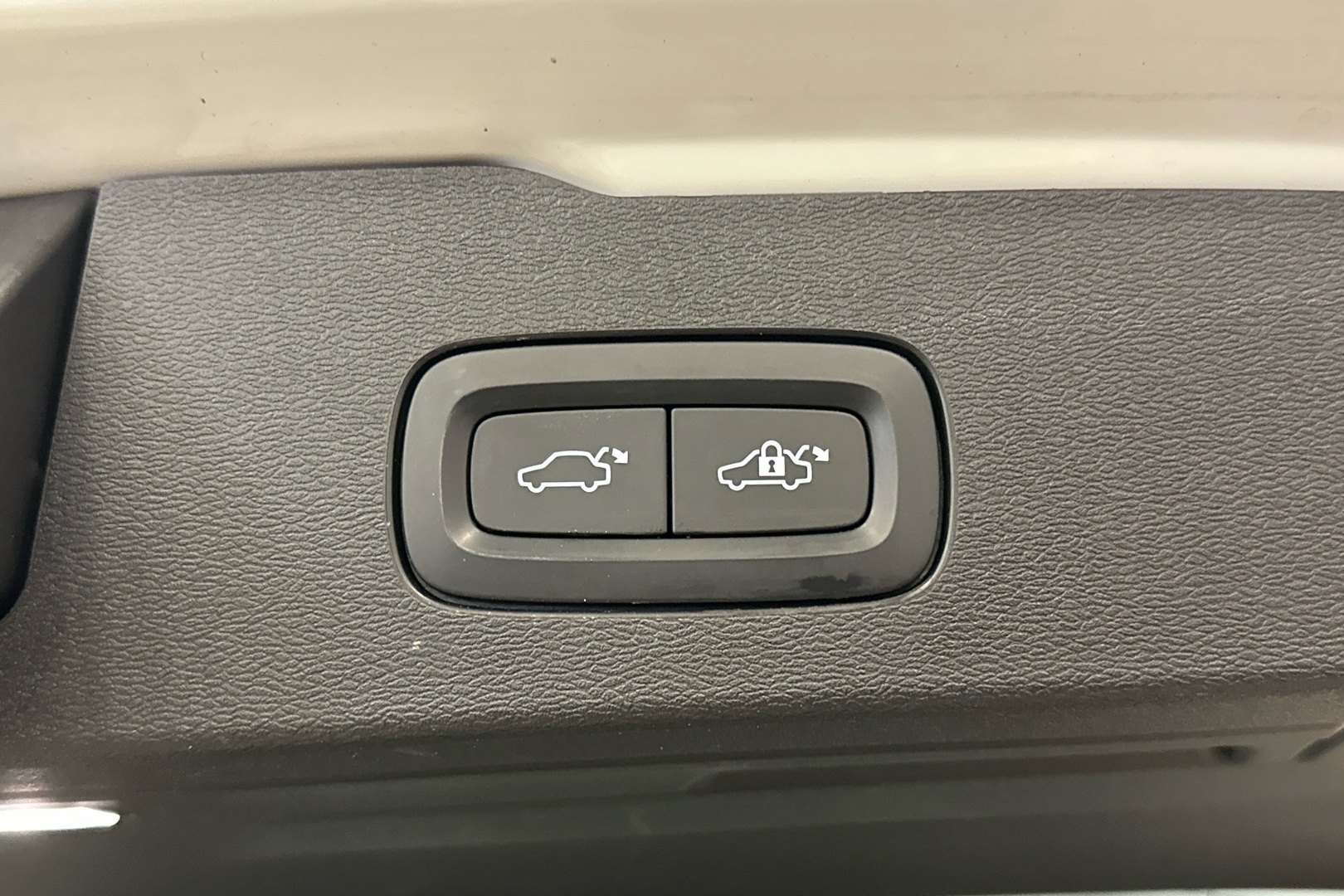 VOLVO V60 2022