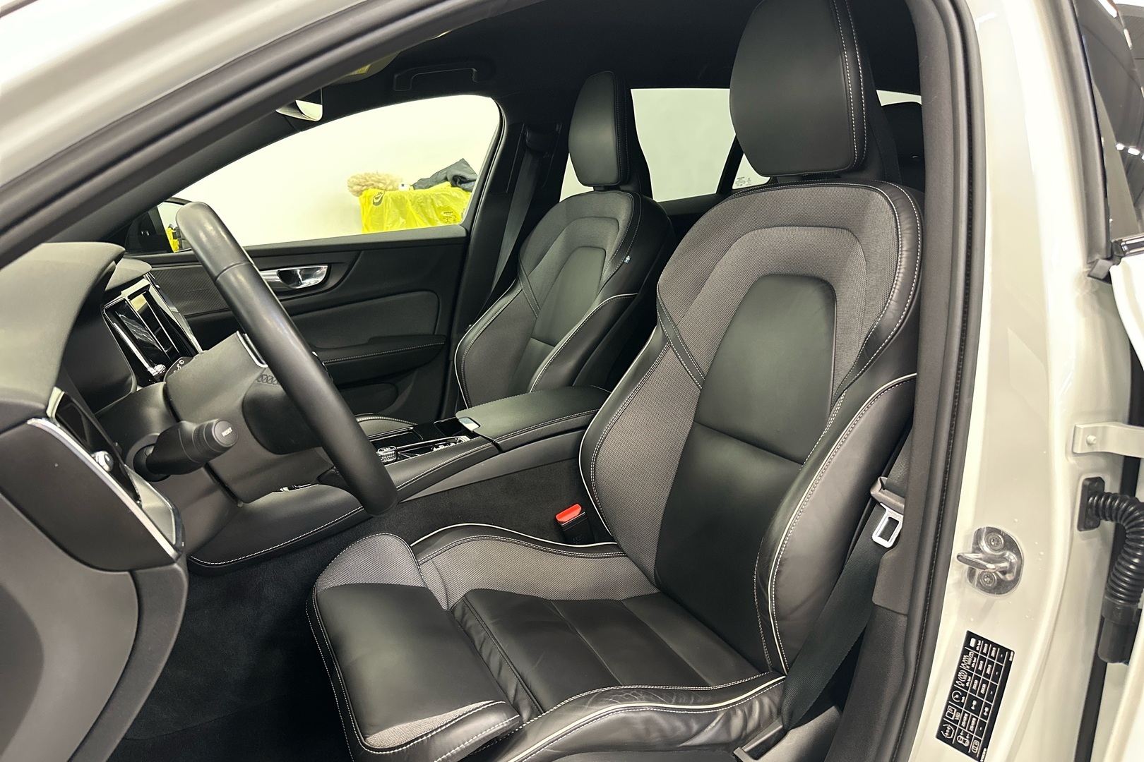 VOLVO V60 2022