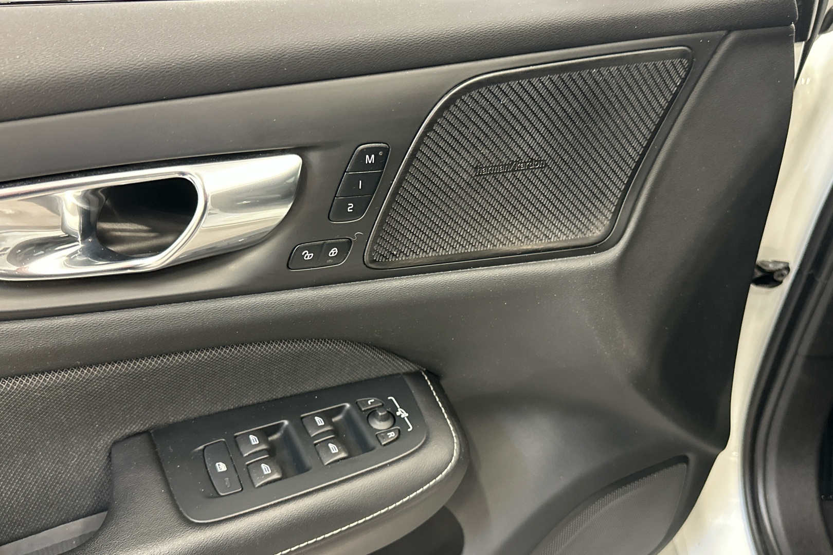 VOLVO V60 2022