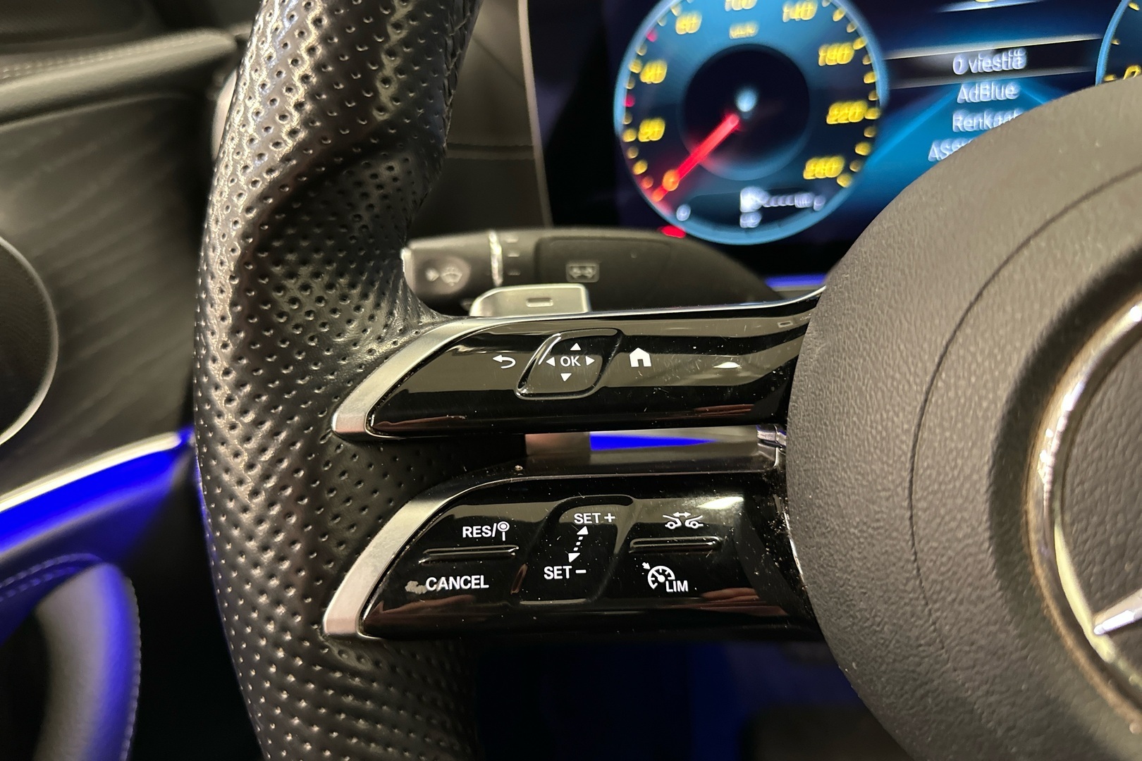 MERCEDES-BENZ E 2021