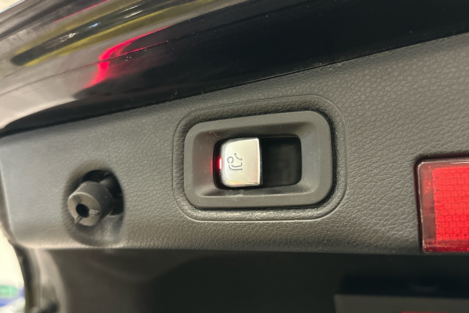 MERCEDES-BENZ E 2021