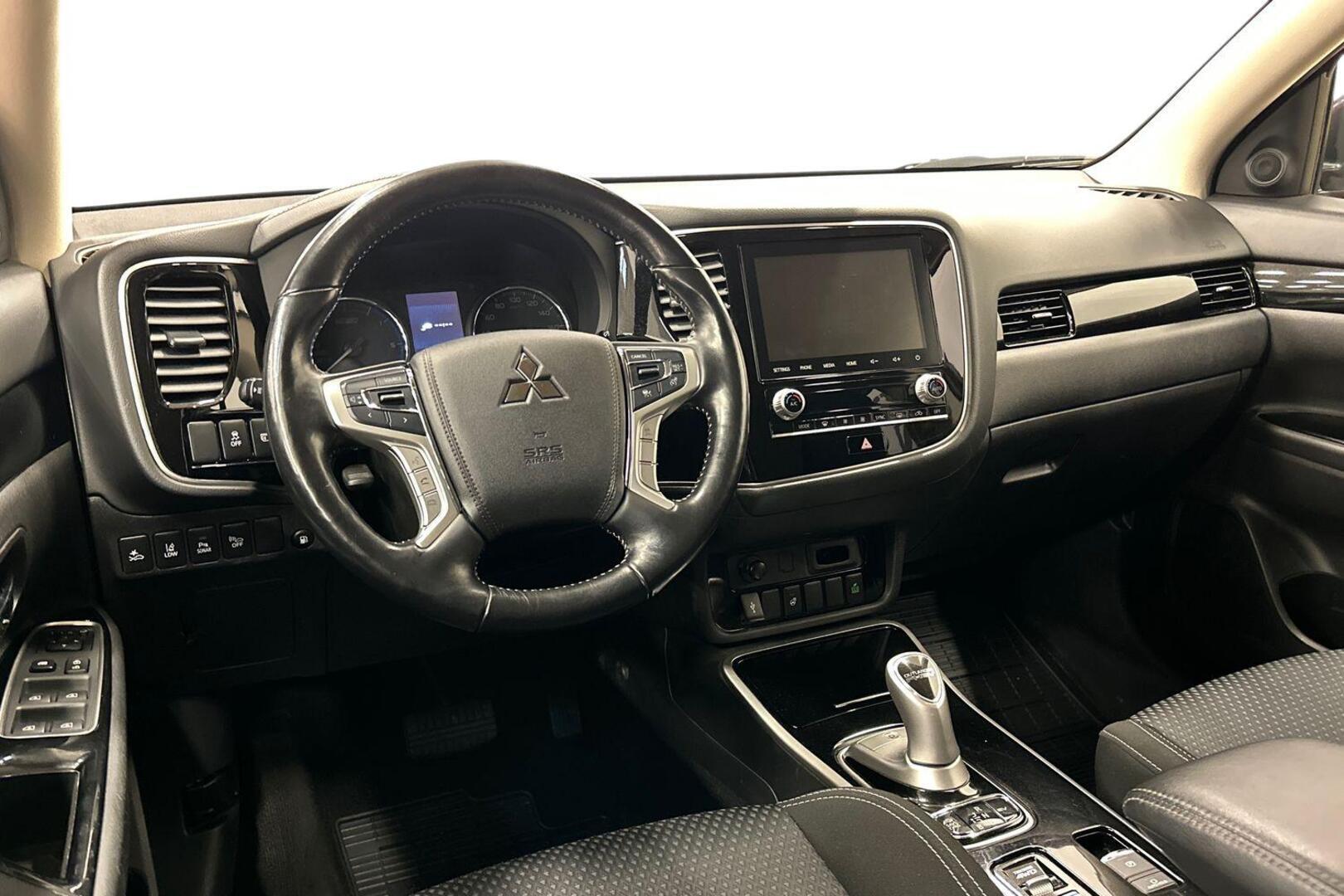 MITSUBISHI Outlander PHEV 2020