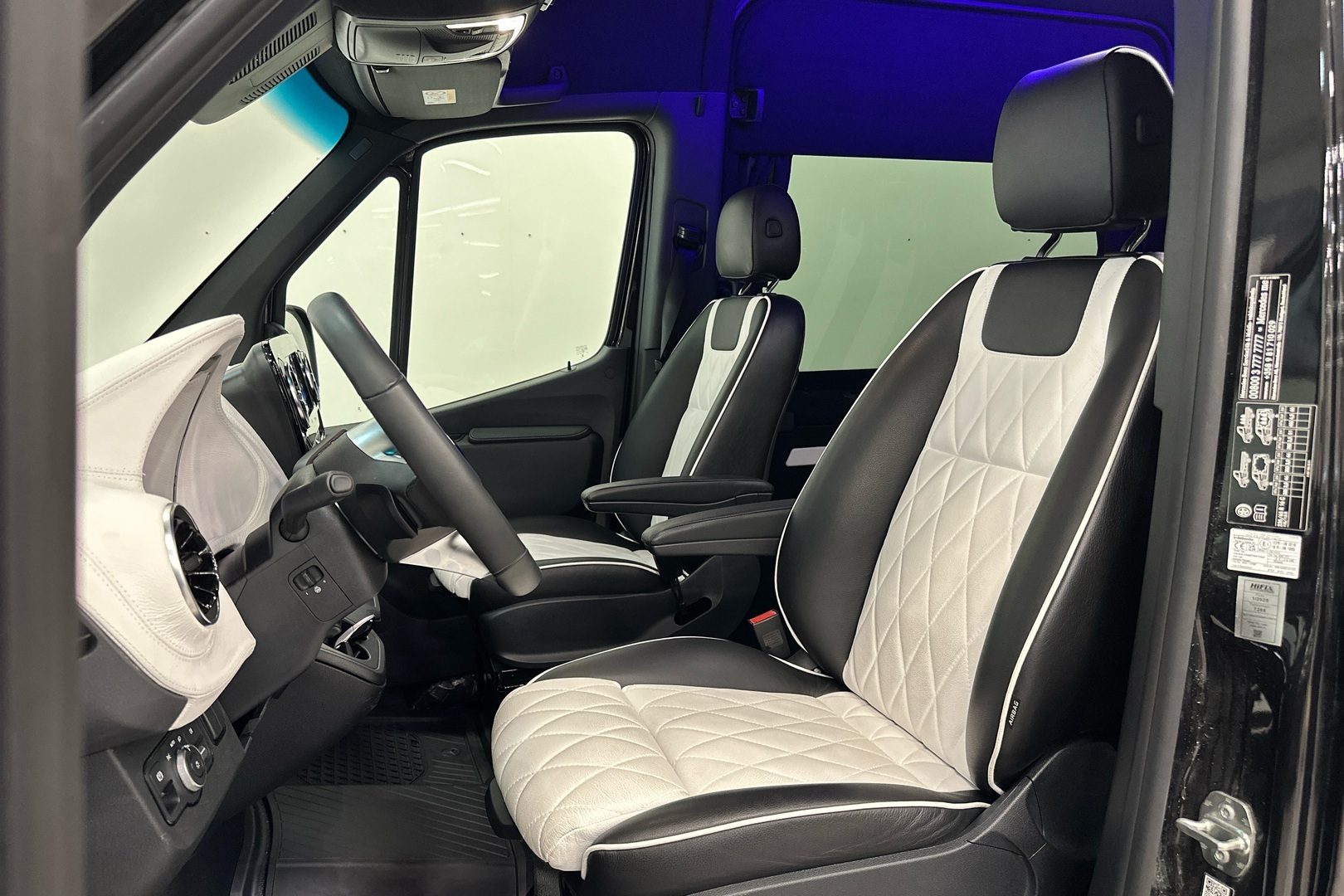 MERCEDES-BENZ Sprinter 2025