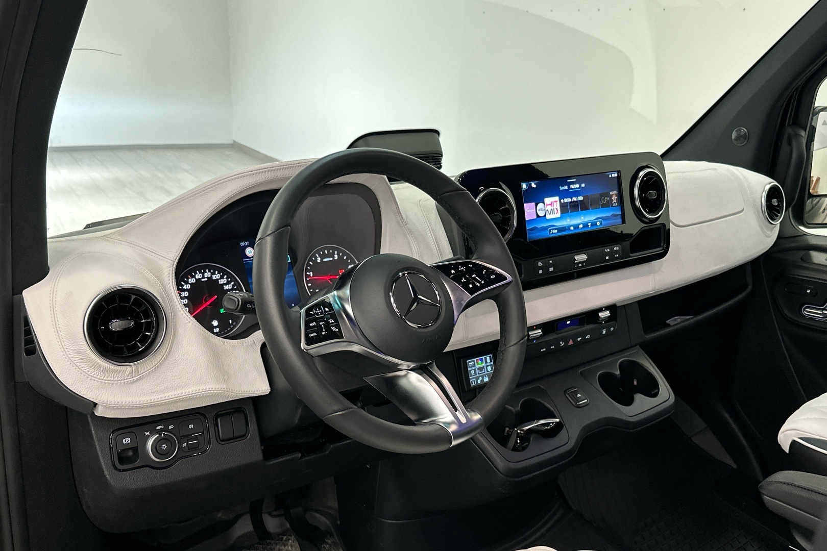 MERCEDES-BENZ Sprinter 2025