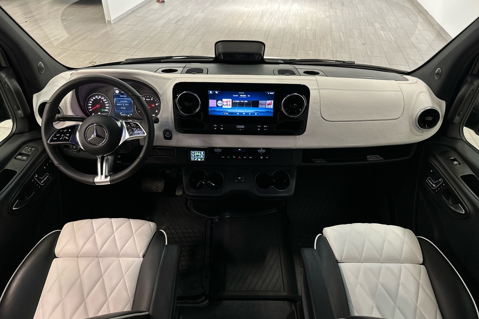 MERCEDES-BENZ Sprinter 2025