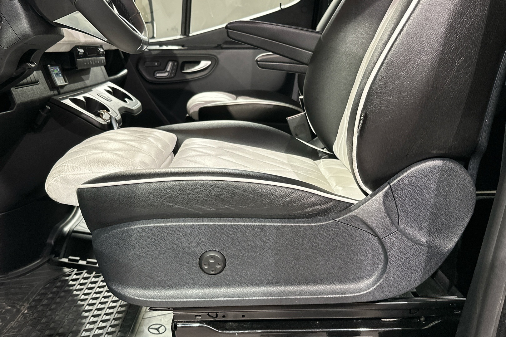 MERCEDES-BENZ Sprinter 2025