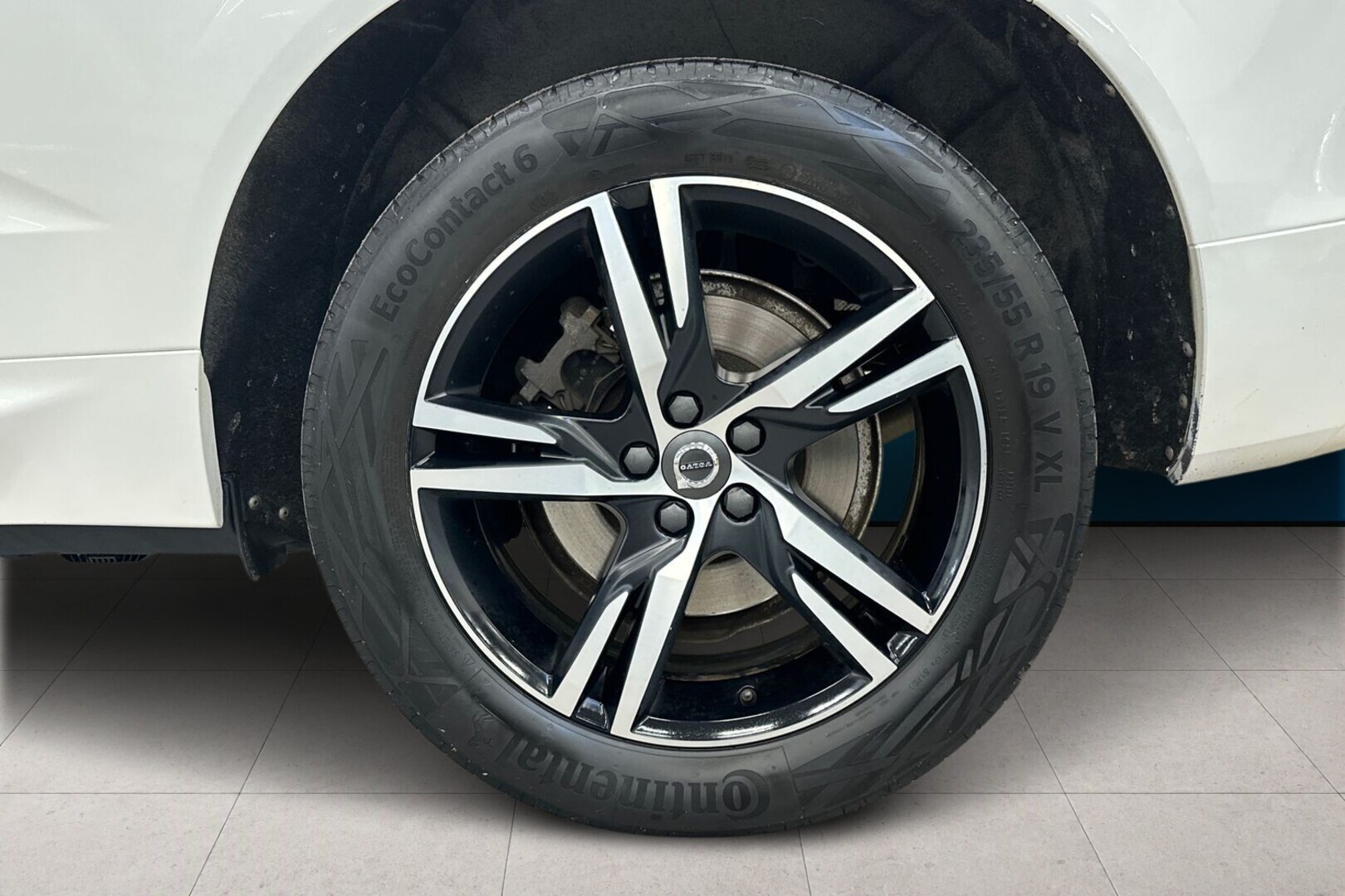 VOLVO XC60 2019