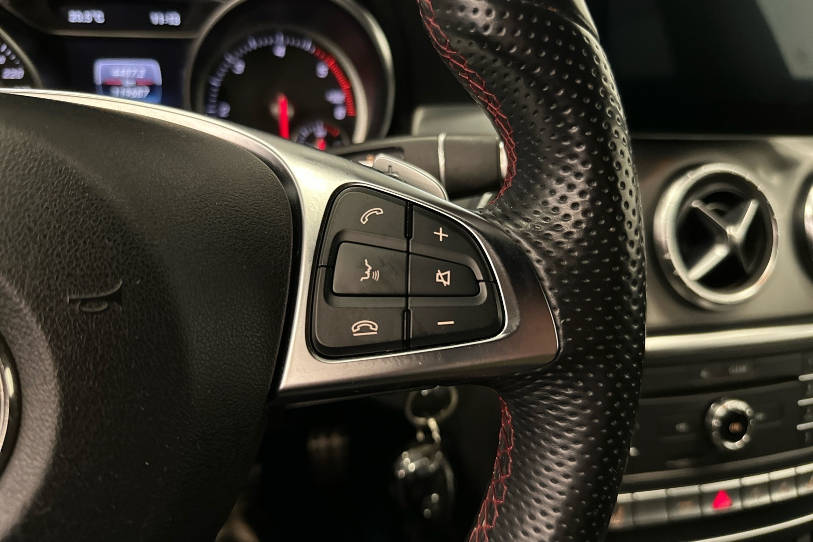 MERCEDES-BENZ CLA 2017