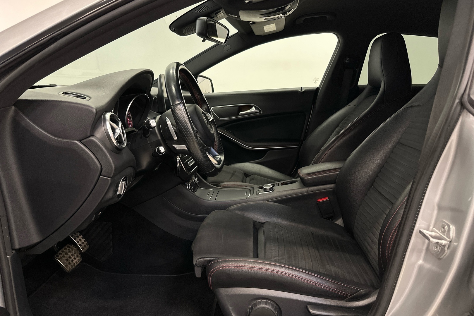 MERCEDES-BENZ CLA 2017