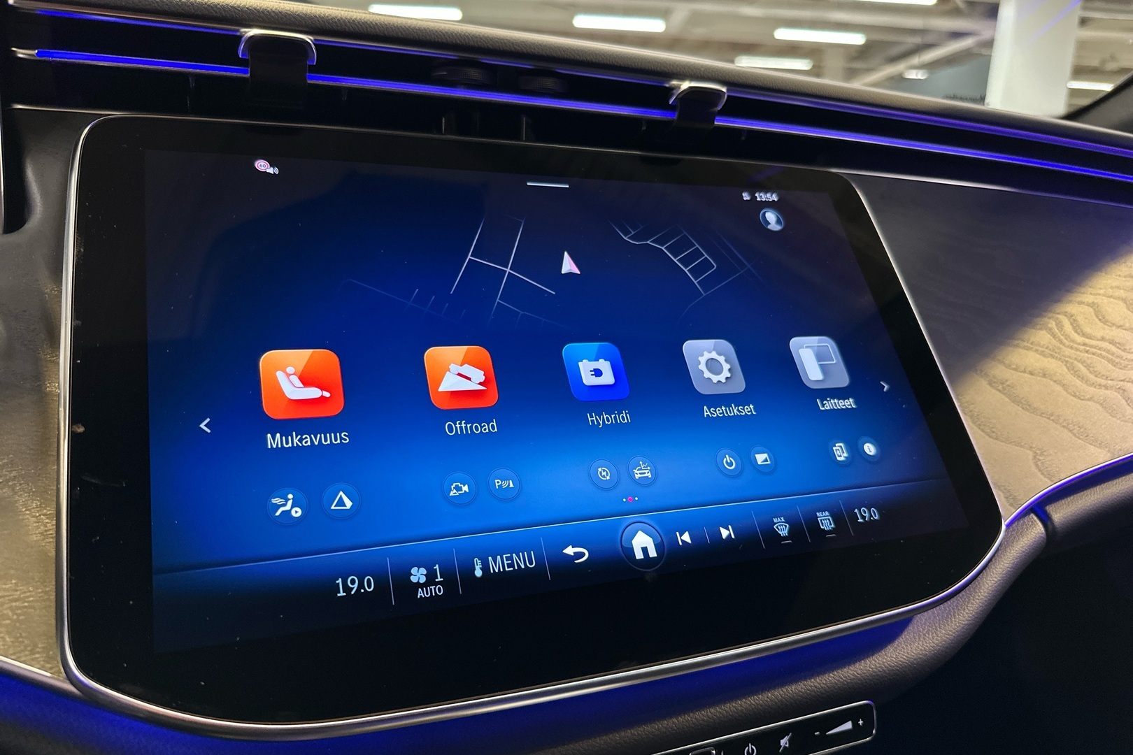 MERCEDES-BENZ E 2025