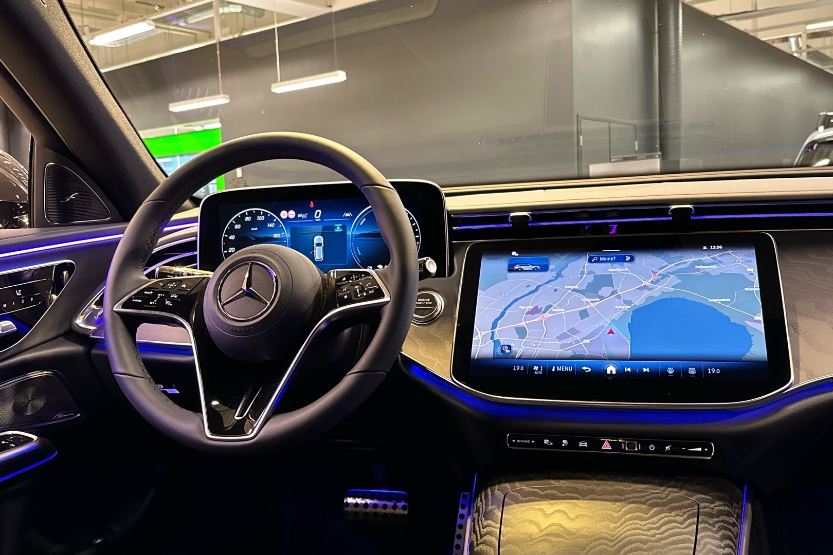 MERCEDES-BENZ E 2025