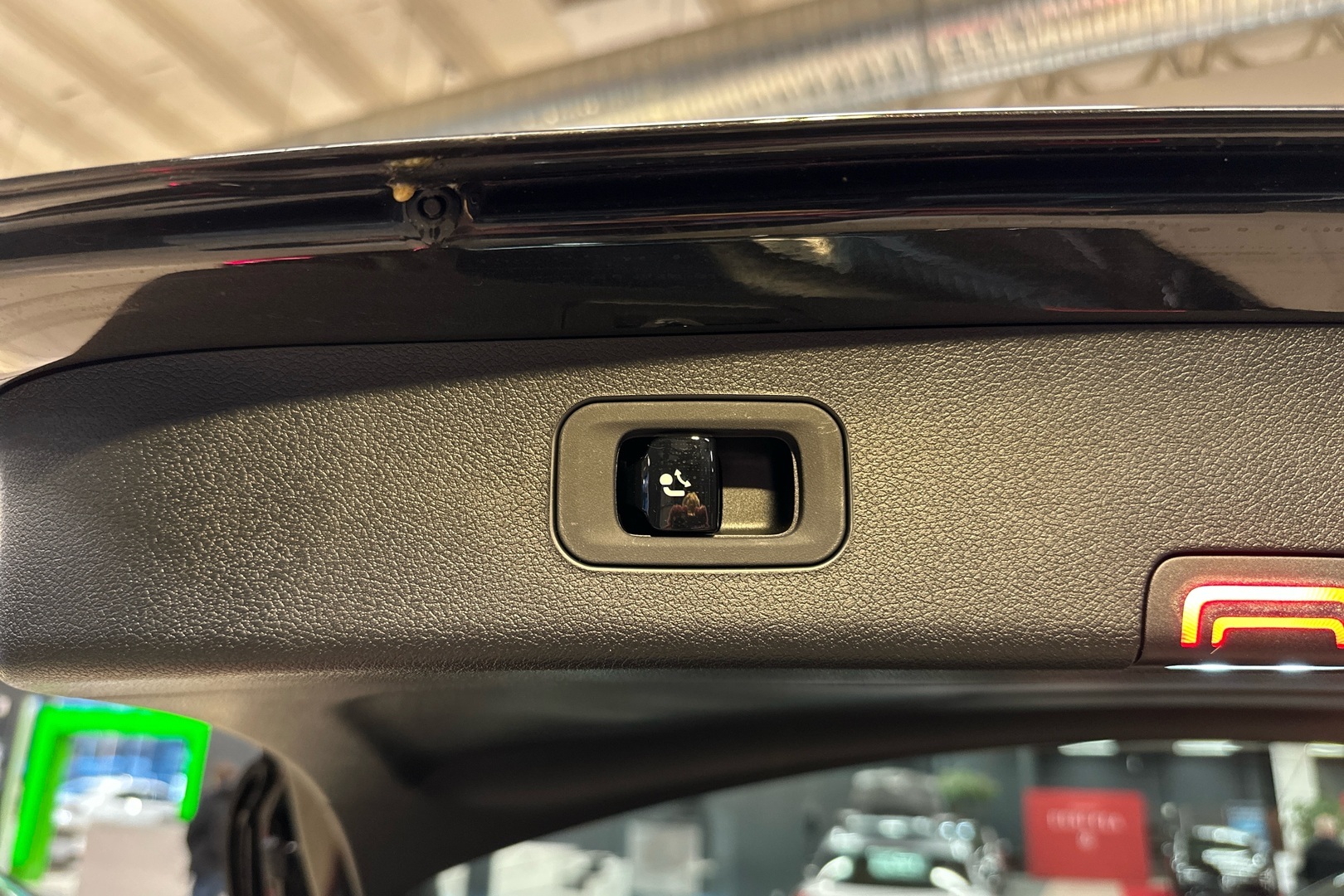 MERCEDES-BENZ E 2025