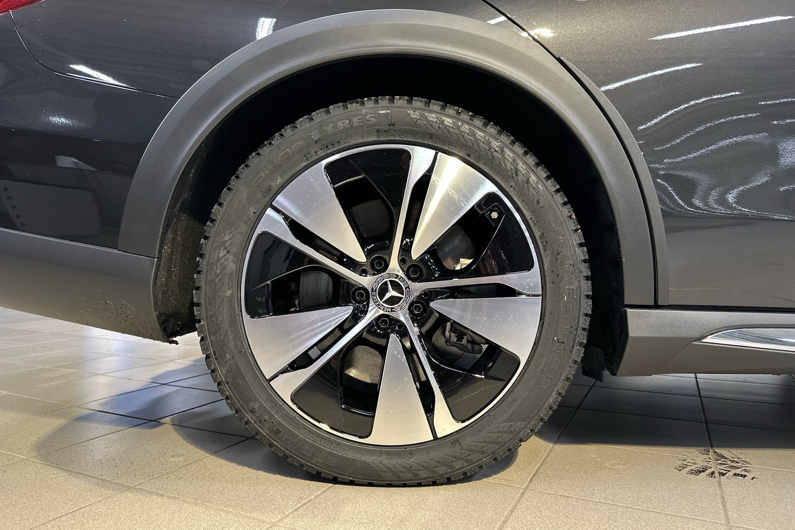 MERCEDES-BENZ E 2025