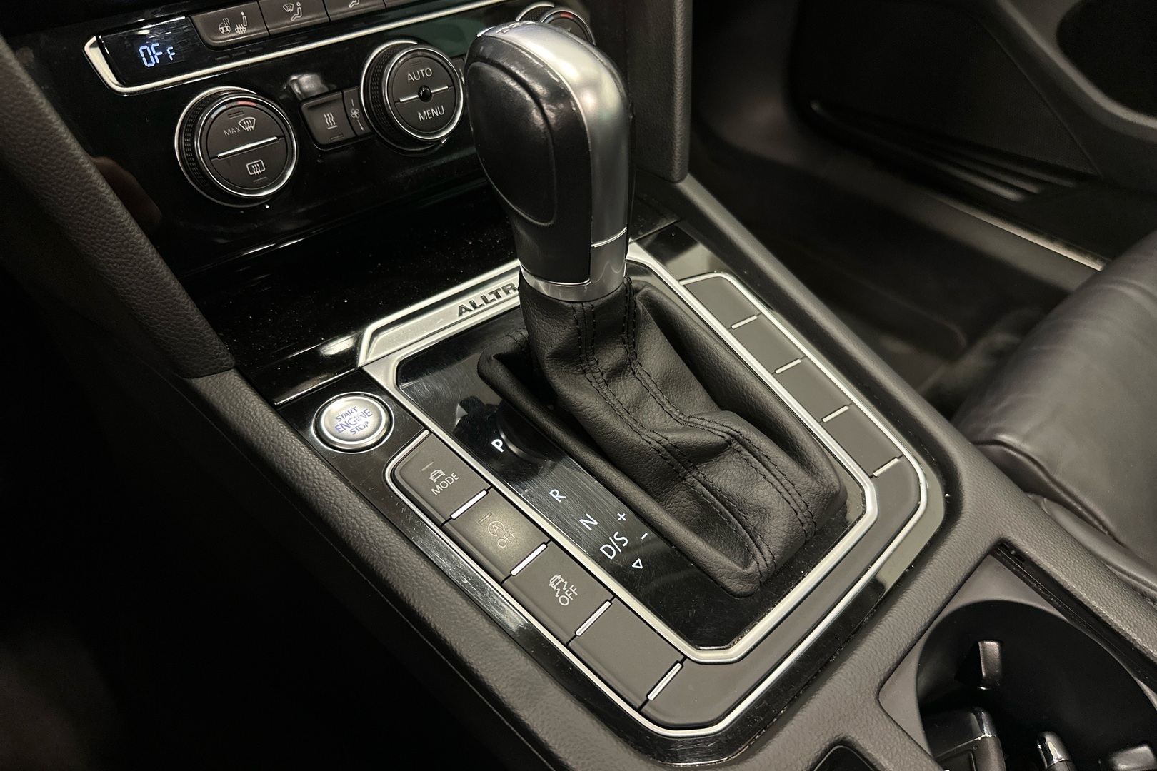 VOLKSWAGEN Passat 2016