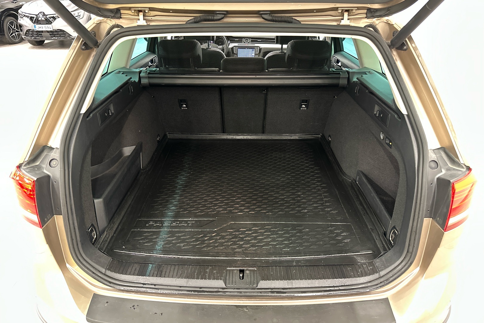 VOLKSWAGEN Passat 2016