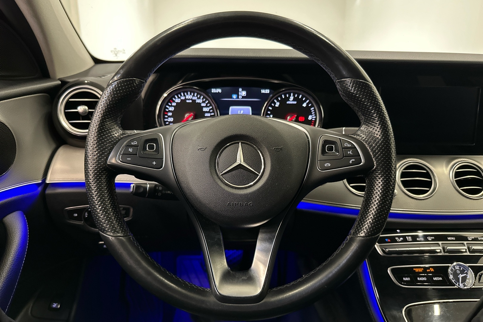 MERCEDES-BENZ E 2016